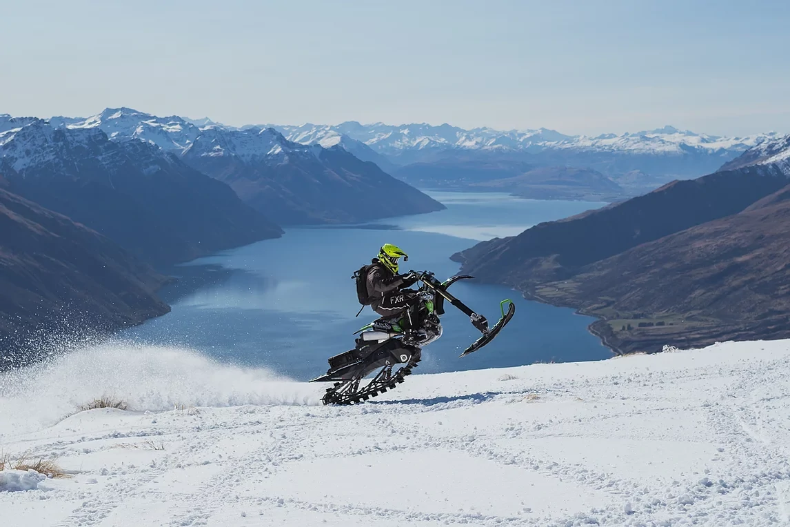 Winter Queenstown NZ Snow Moto