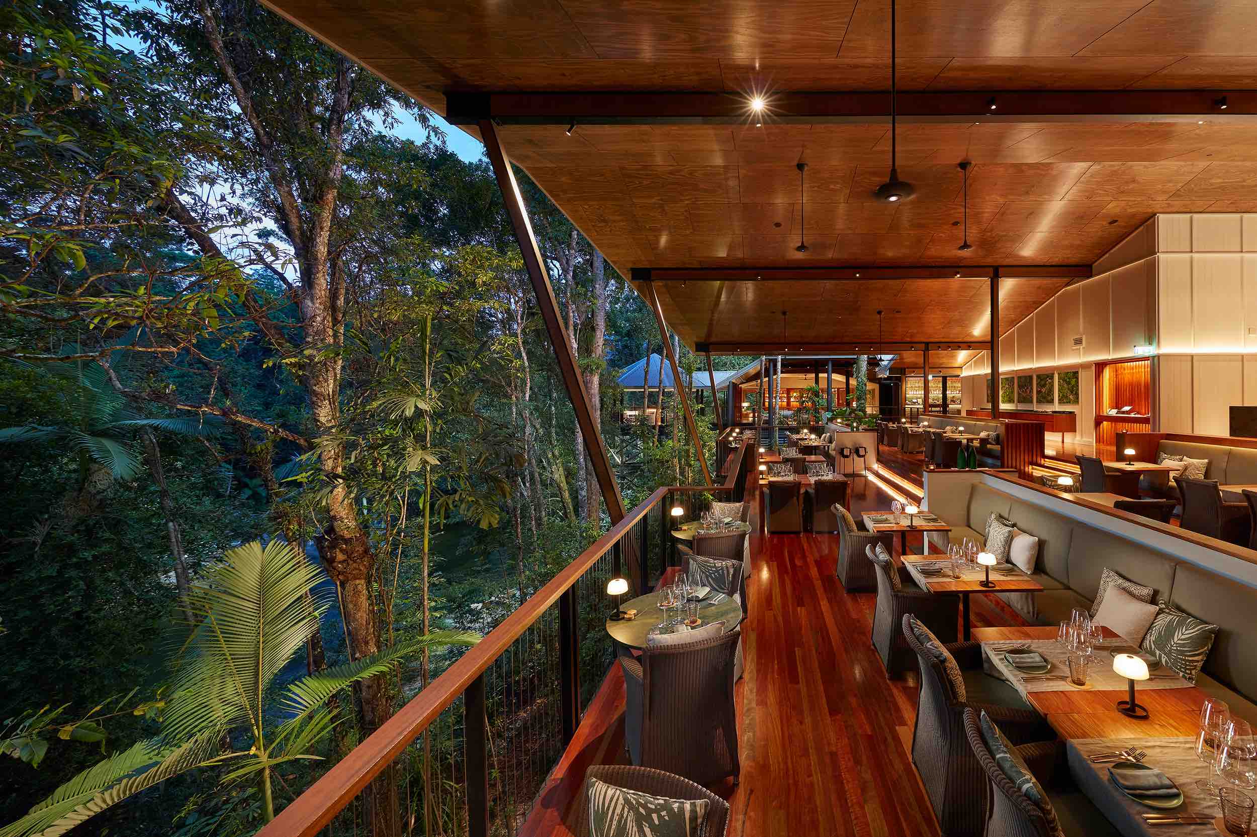 Silky Oaks Lodge The Treehouse Restaurant Silky Oaks Lodge The Treehouse Restaurant