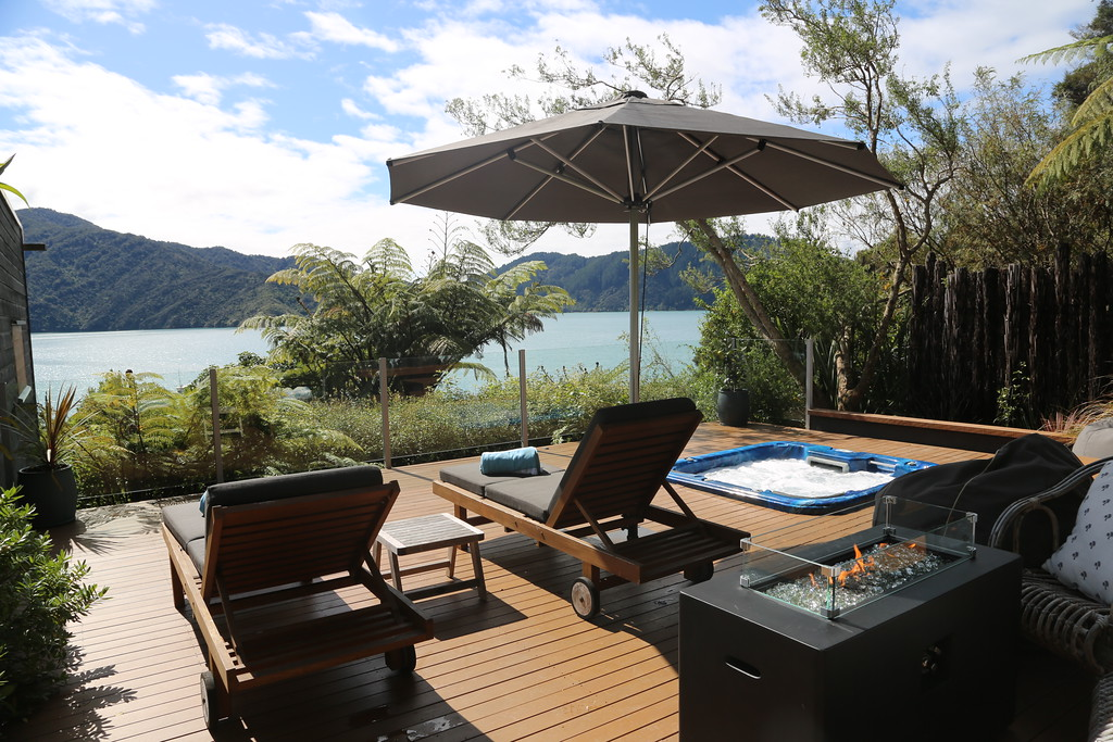 Bay of Many Coves Pool Side Luxury Lodge New Zealand
