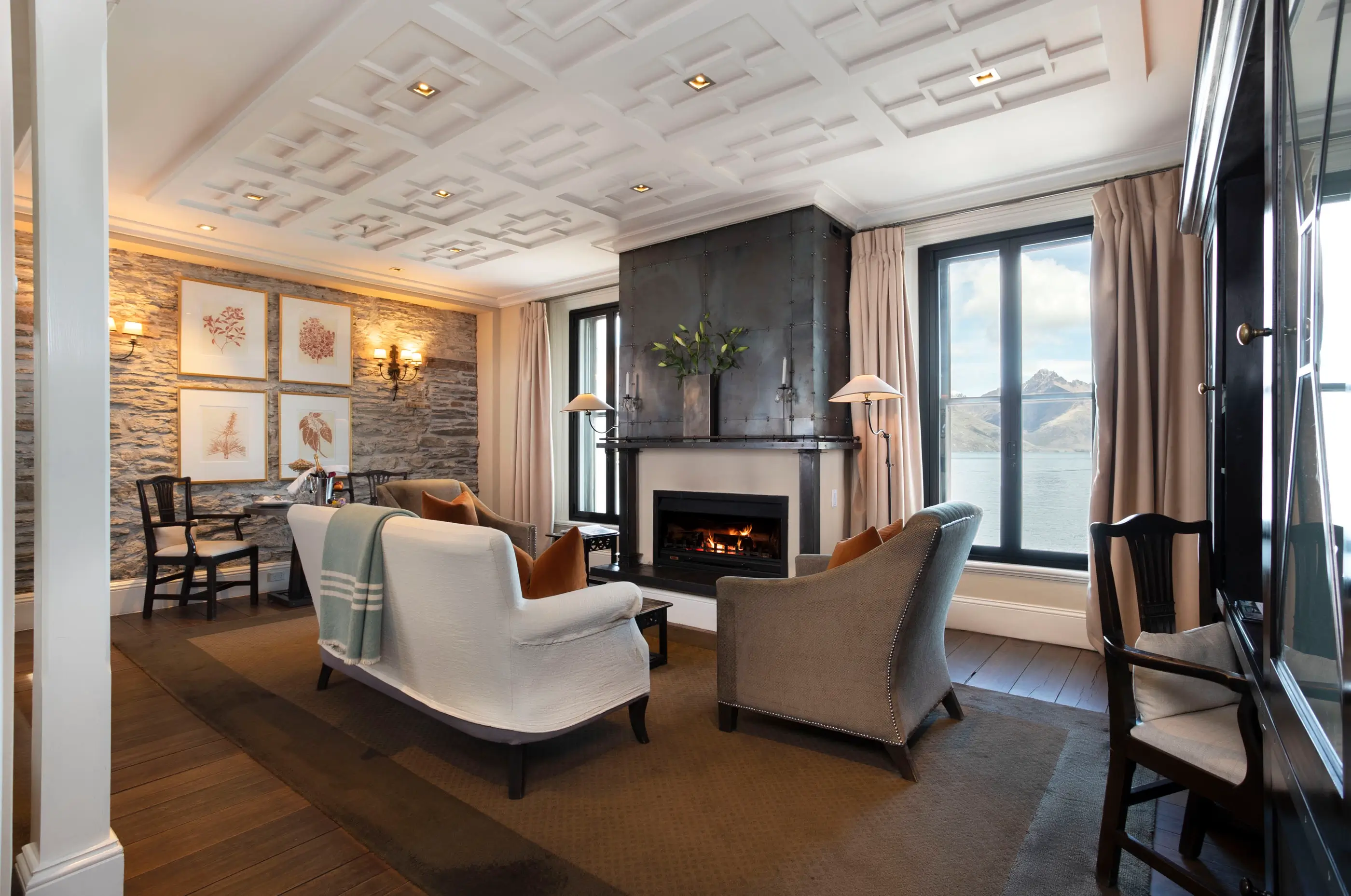 Eichardt's Private Hotel - lounge - luxury hotel Queenstown