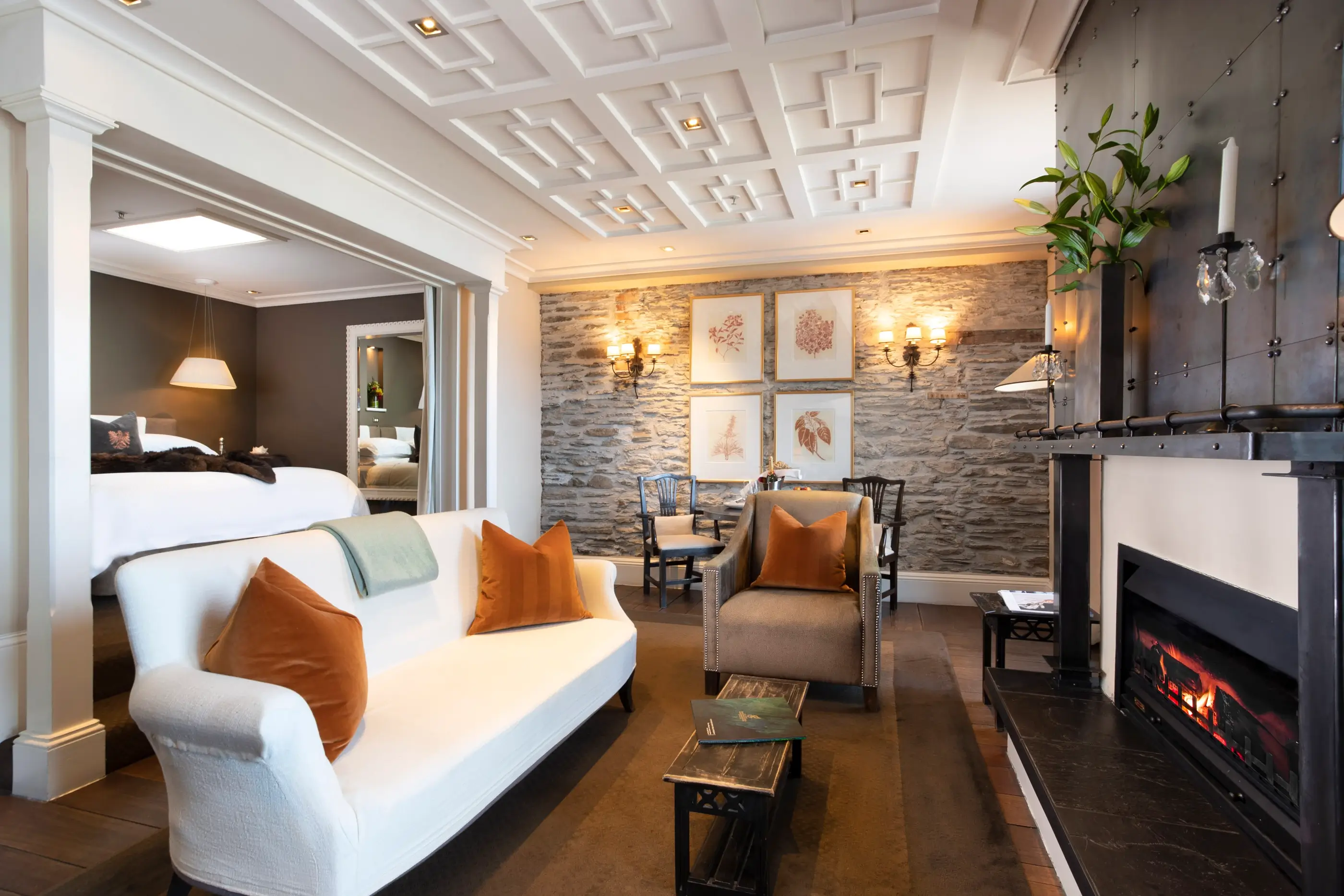 Eichardt's Private Hotel - lounge - luxury hotel Queenstown