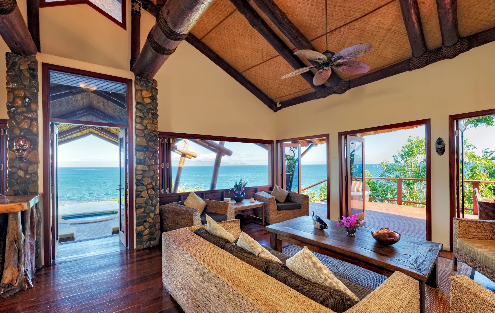 nanuku-resort