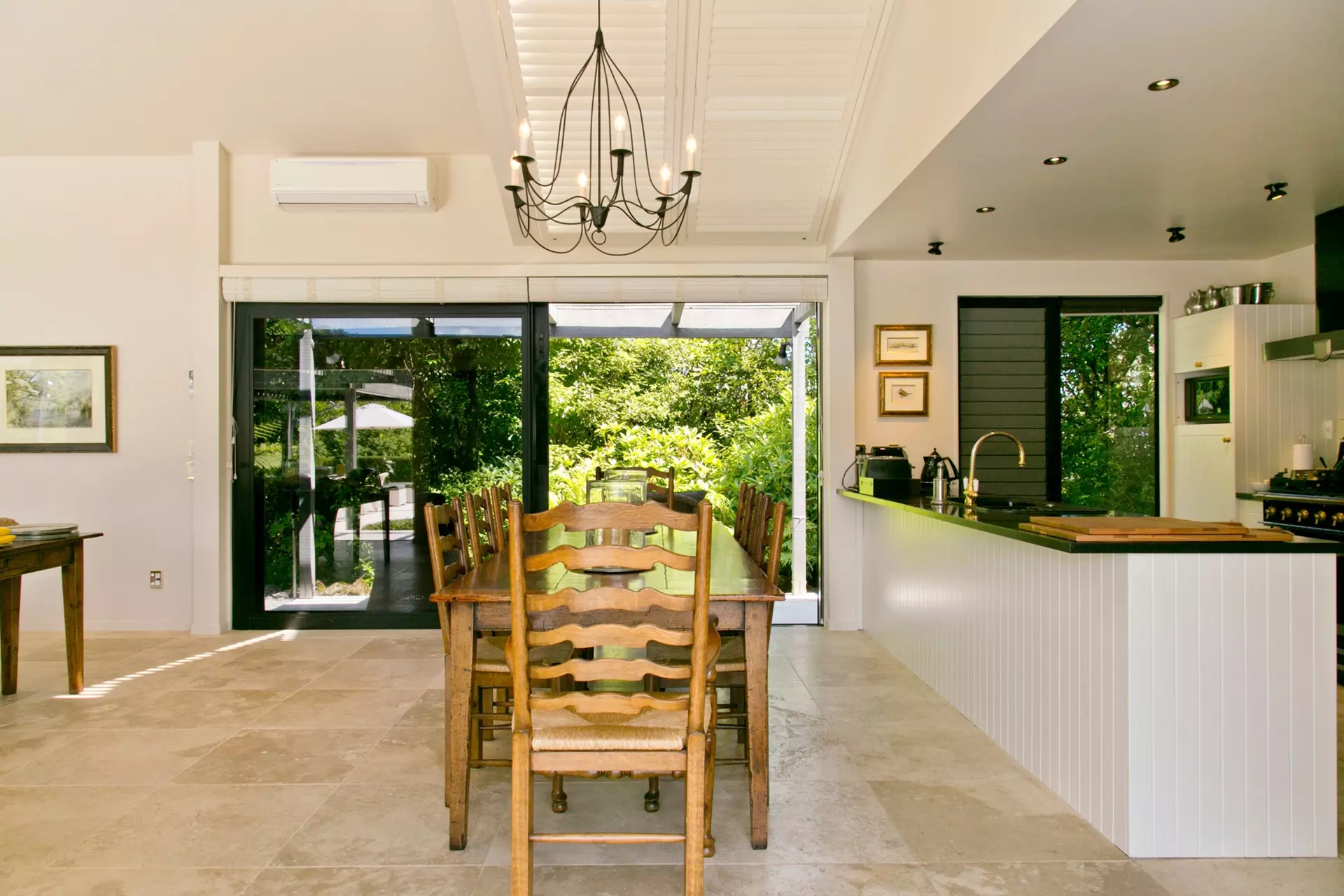 point-villa-luxury-accommodation-taupo