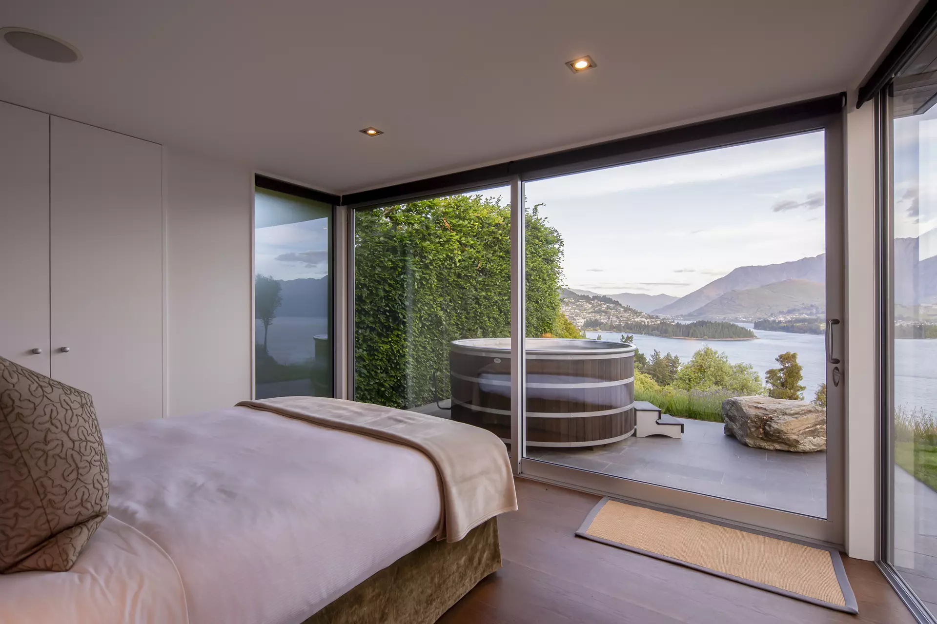 amaroo-luxury-queestown-villa