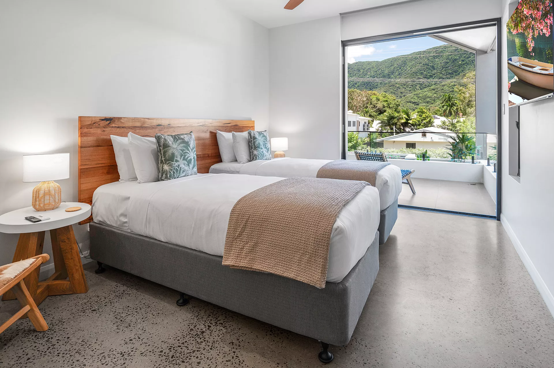 Palm-Cove-Twin-Bedroom