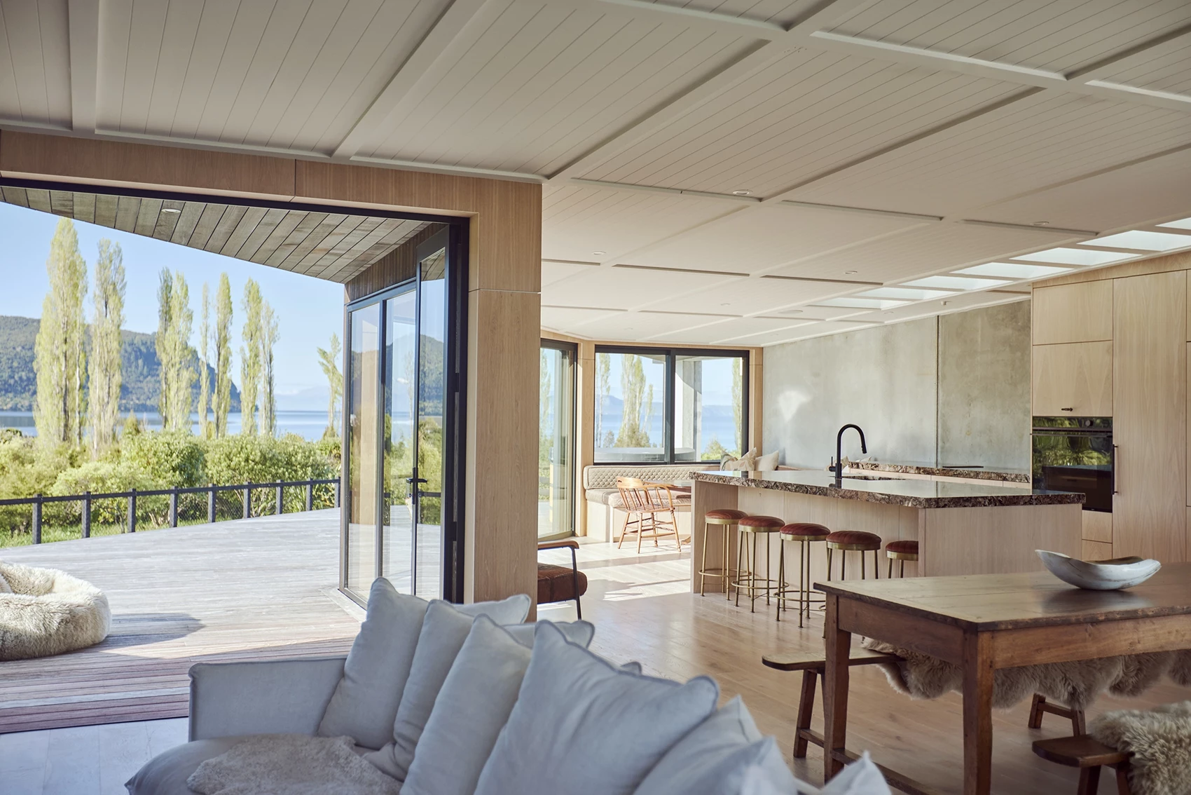 kinloch-lake-house
