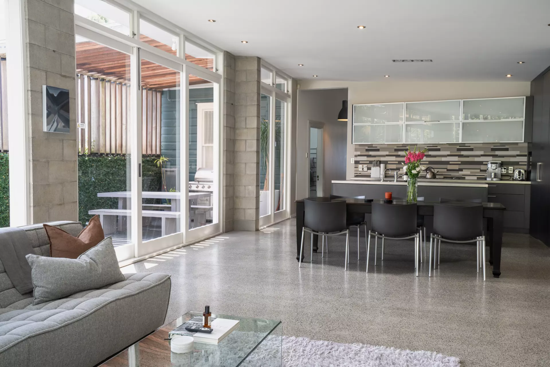 urban-retreat-auckland-villa