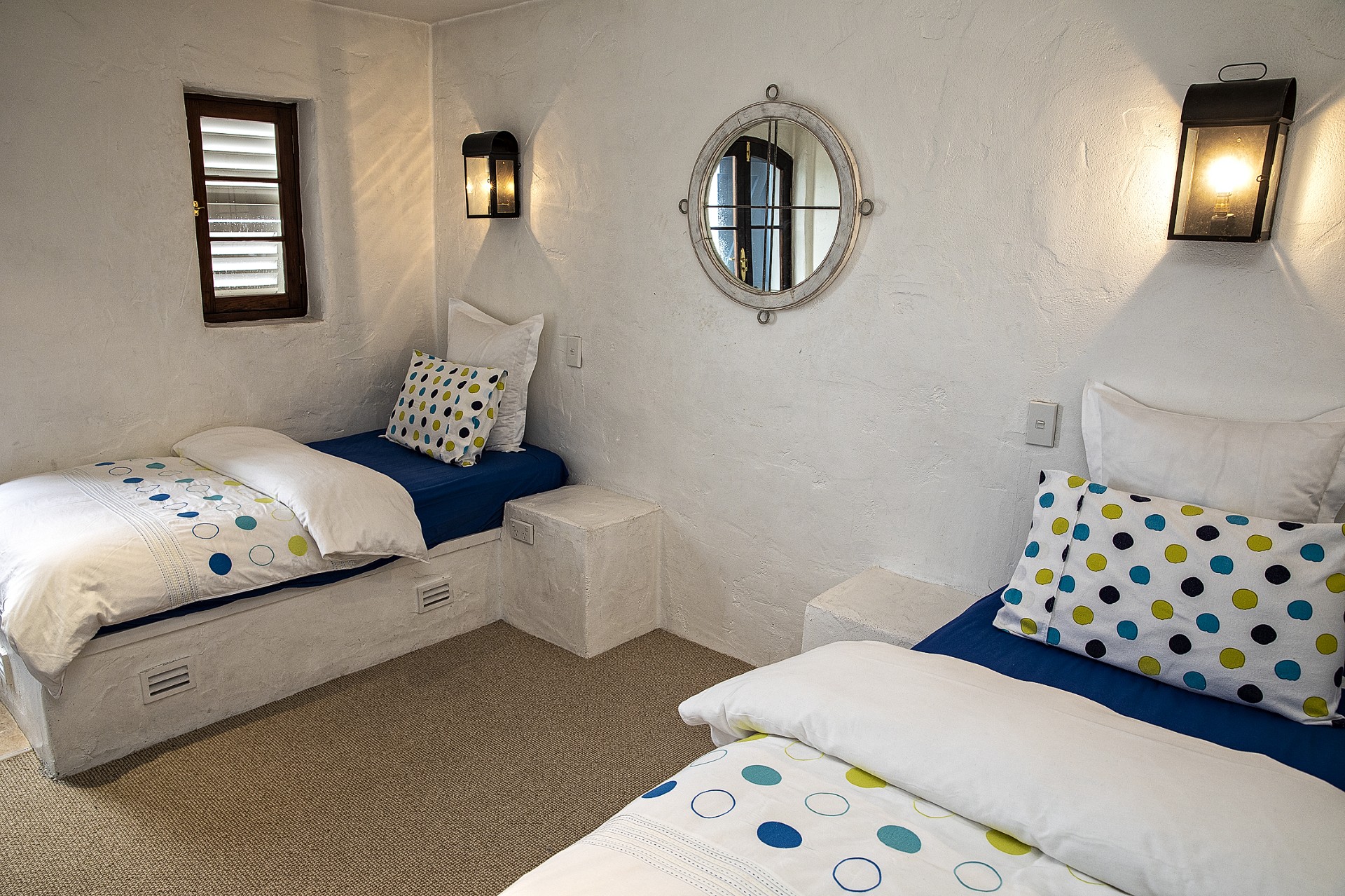 wanaka-accomodation-villa-south-pacific-twin-bedroom