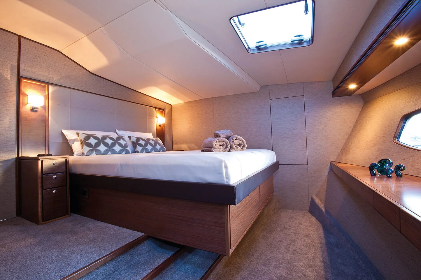 luxury-super-yacht-auckland
