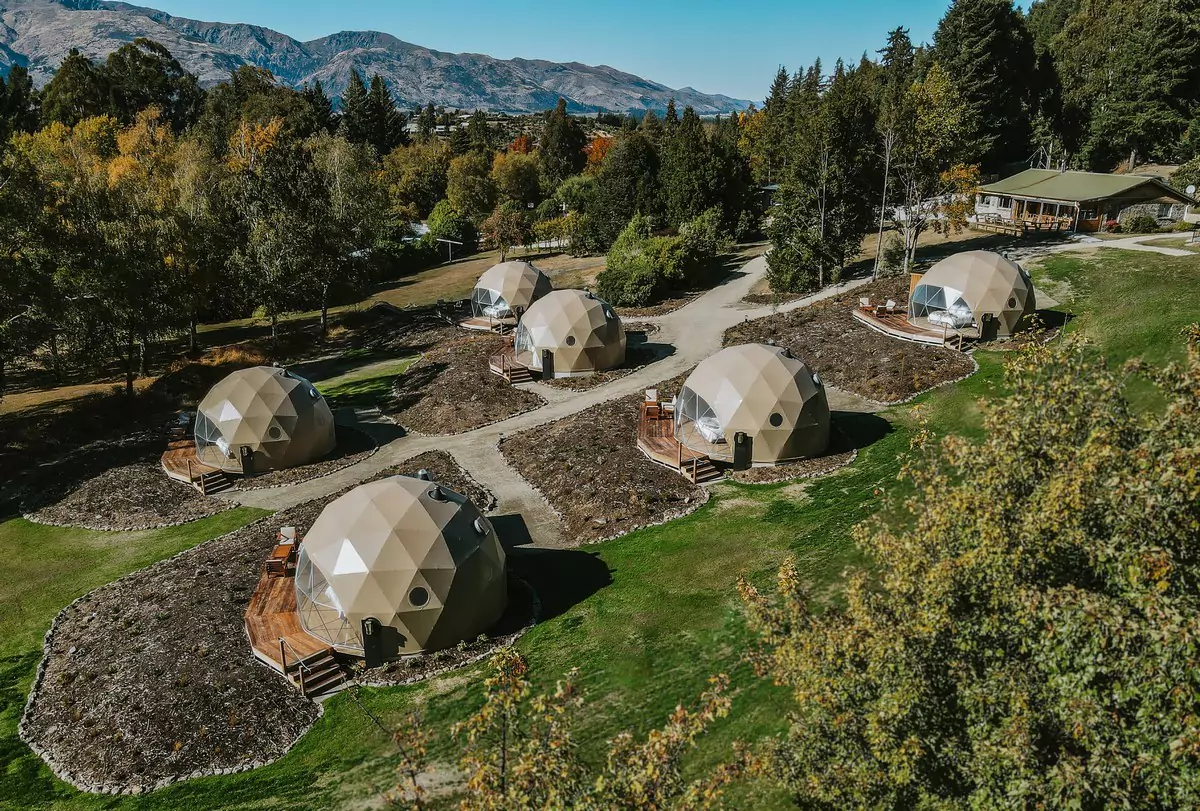 Crosshill domes and lodge geo domes