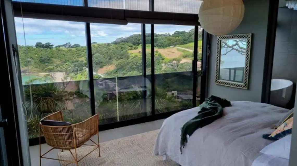 Hauora - Private Beachfront Villa in Northland