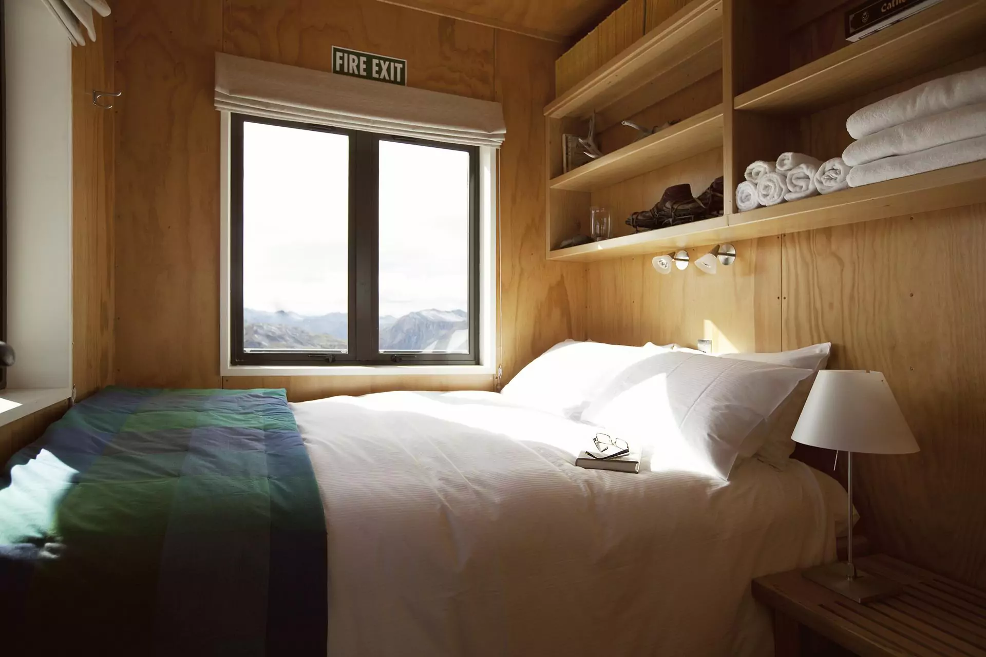 Whare Kea Chalet - bedroom